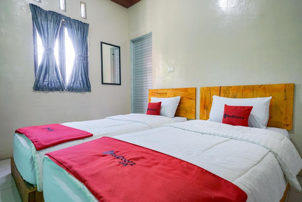 Hotel Reddoorz Syariah Near Bukit Teletubbies Padangsidempuan Exterior foto